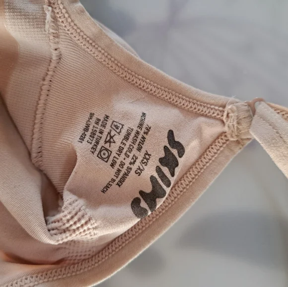 SKIMS SEAMLESS SCULPT BRALETTE XXS/XS - Picture 3 of 3